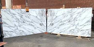 Italian Calacatta marble slabs look close to carrara white marble slabs and carrara tiles calacatta