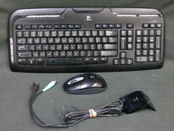 Logitech SK-7207 Wireless Keyboard And Mouse