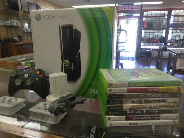 Xbox 360 S 250GB Complete In-Box + Games