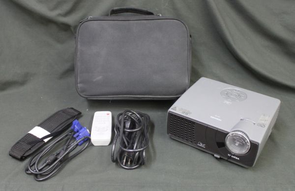 Toshiba TDP-S8 DLP Projector