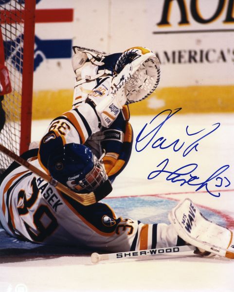 Dominik Hasek - Buffalo Sabres signed 8x10 photo