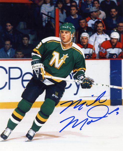 Framed Minnesota North Stars Mike Modano Autographed Signed Jersey