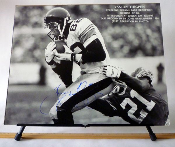 Yancey Thigpen Autographed Pittsburgh Steelers 8x10 Photo - BAS (Jumping)