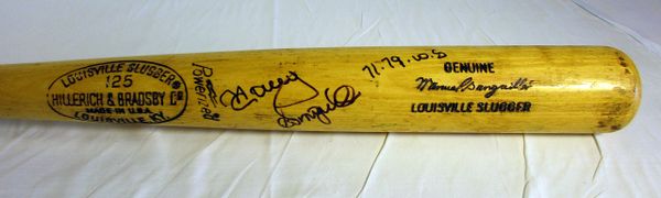 Manny Sanguillen Pittsburgh Pirates - game used, signed bat