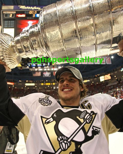 28. Sidney Crosby size 11x14 photo