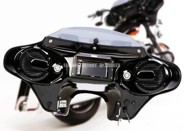 Road king batwing fairing deals with radio