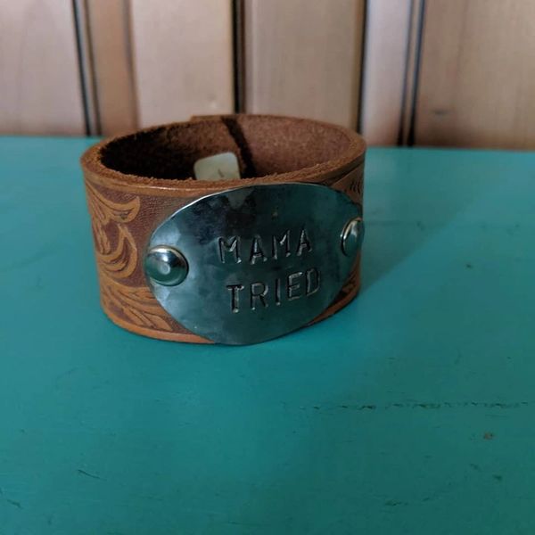 natural swirl tooled leather cuff bracelet with mama tried metal stamp