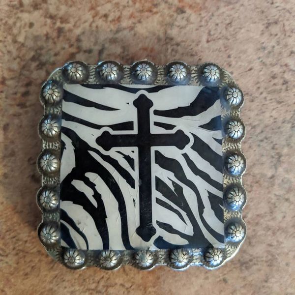 Cross Zebra Concho style pop socket 2 1/4 x 2 1/4"