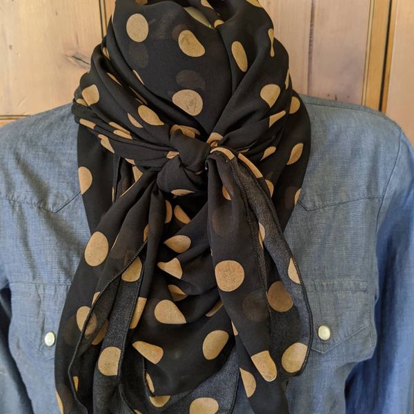 42x42 silk black with tan polka dots print