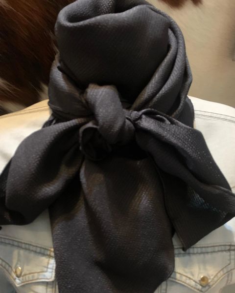 42x42 poly textured black wild rag