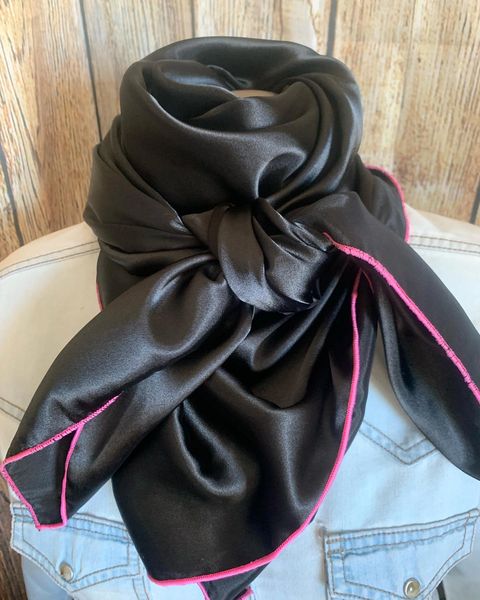 42x42 black with pink edge