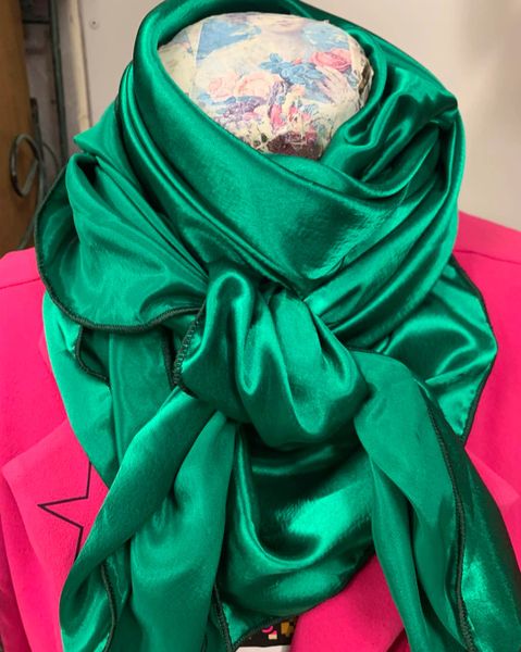 42x42 bright shiny emerald wild rag