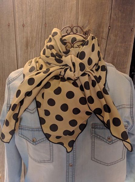 43x43 silk blend tan withblack polka dot print wild rag