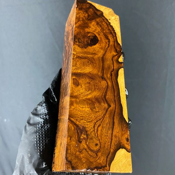 IWB424- 6.75 x 2.06 x 1.71”