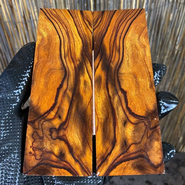 Exhibition Thuya Burl Knife Scales – Cook Woods