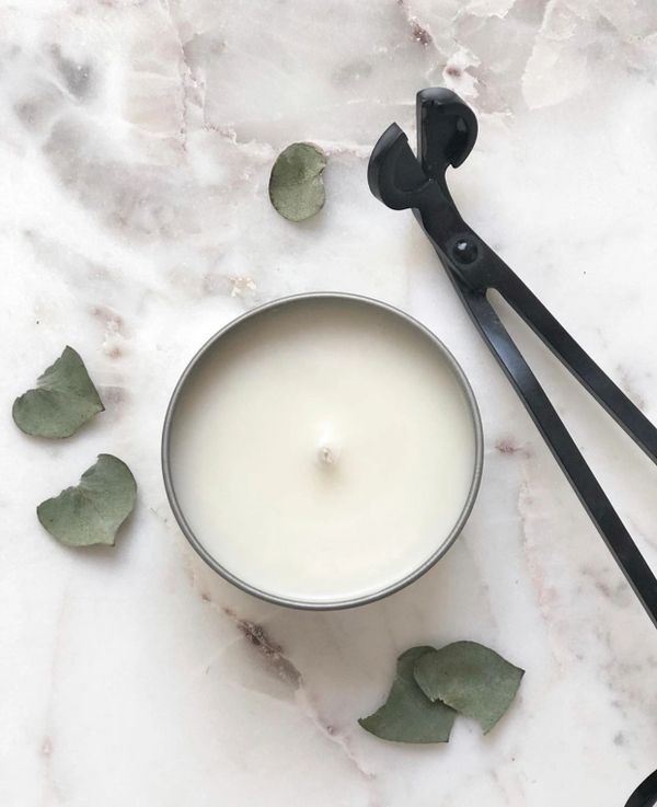 Soy wax candle with wick trimmer