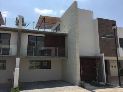 Casa en venta Lomas de Angelopolis Zona Azul Cascatta Parque Lima Realty Angelopolis Inmobiliaria