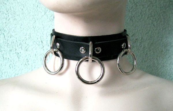 13CLR Bondage Choker W/ 3 Large Rings