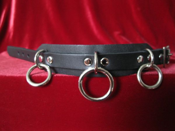 Black Leather 5 Ring Bondage Belt With Chain From Ape Leather 