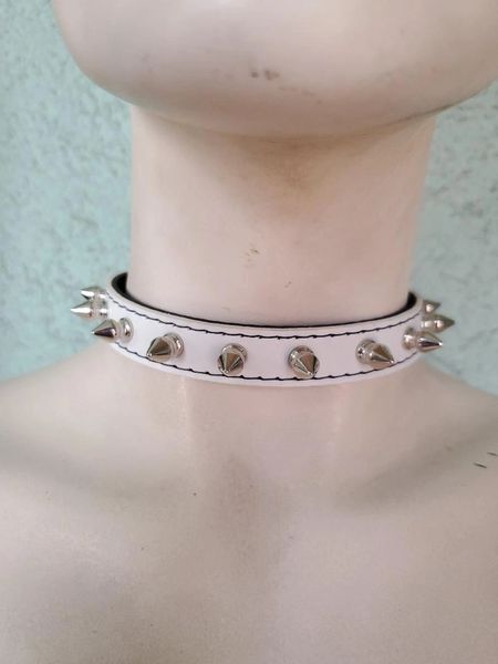 White Vegan Spiked Choker 14CV