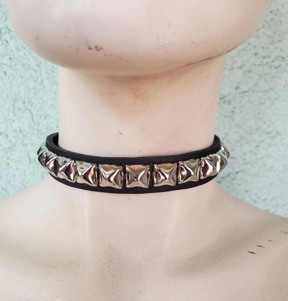 Black Vegan Pyramid Choker 10CV