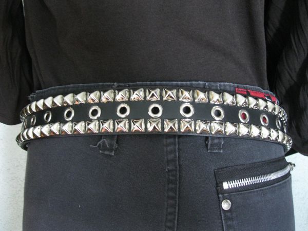 23BE Pyramid and Eyelet Belt