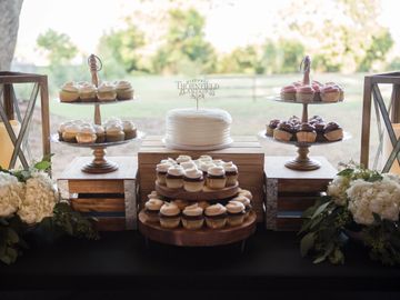 cake and catering available at alabama wedding venue