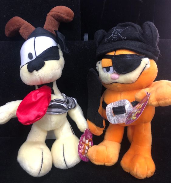 Odie plush 2024