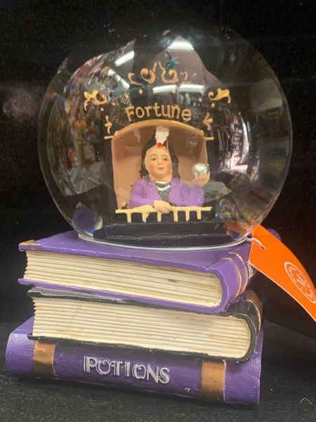 *Fortune Lady Halloween Musical Water Globe, Flying Bats, 6in - Novelty Gifts