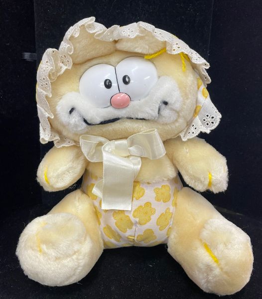 Rare Vintage Baby Garfield plush, 9in Pastel Yellow. By Dakin