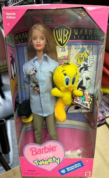 DOLL SALE - Rare Barbie Loves Tweety Barbie Doll, 1998 - Warner Brothers Studio Store - 21632