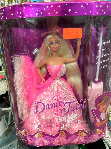DOLL SALE - Rare Vintage Dance n Twirl Barbie Doll - Blonde - 1994