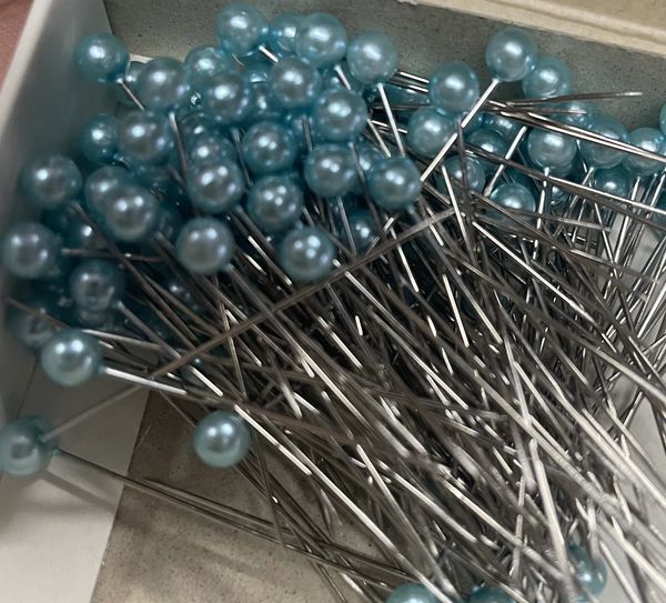 Light Blue Round Pearl Head Pins, 1-1/2in - 100ct