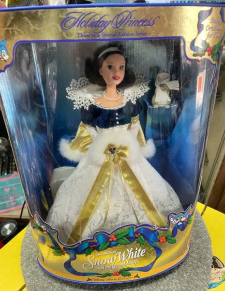 DOLL SALE - Rare Mattel Disney Snow White Holiday Princess Barbie, 1998