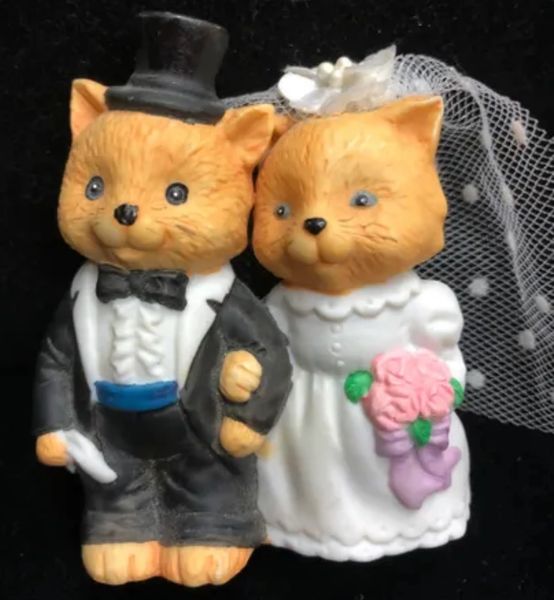 *Rare Vintage Mini Cats Bride and Groom Porcelain Figurine, 3in - by Russ Berrie - Wedding Couple