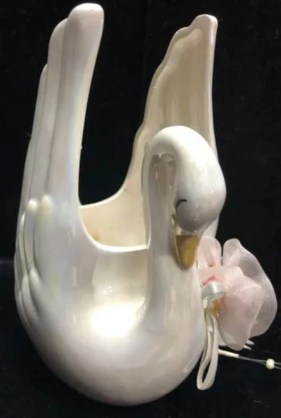 *White Ceramic Swan Figure, 6in - Wedding - Bridal