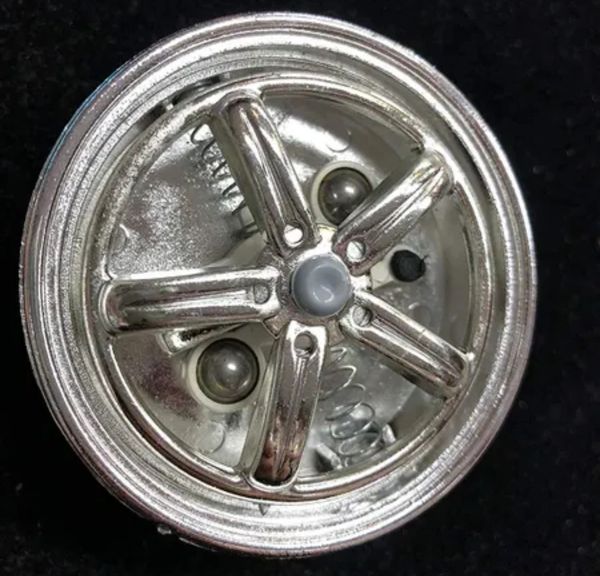 *Silver Rim Spinner Yo Yo Toy