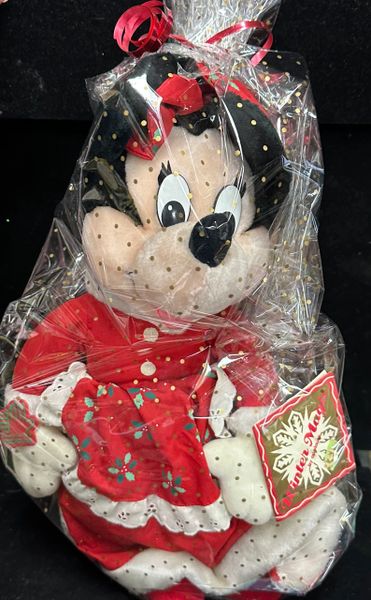 Christmas Mrs Santa Clause Minnie Mouse Plush, 16in - by Preferred Winter Magic - Holiday Novelty Gifts