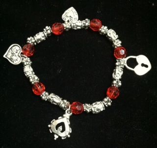 *Love Heart Charm Bracelet - Valentines - Mom Gifts - Mother's Day - Costume Jewelry