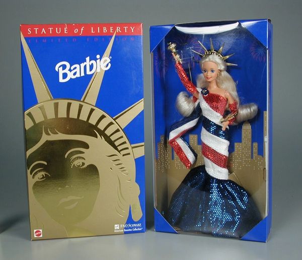 *Rare Vintage Statue of Liberty Barbie Doll, Limited Edition FAO Schwarz, 1995