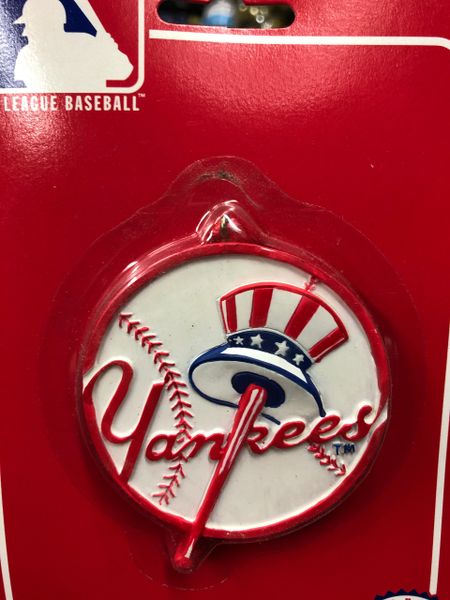 *Rare New York Yankees Officially Licensed Baseball Yankees Christmas Tree Ornament - by Kurt Adler- MLB Sports