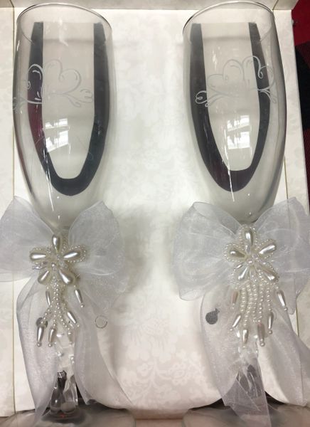 *Bride and Groom Champagne Flute Glasses with Double Hearts - Wedding, Bridal Gifts