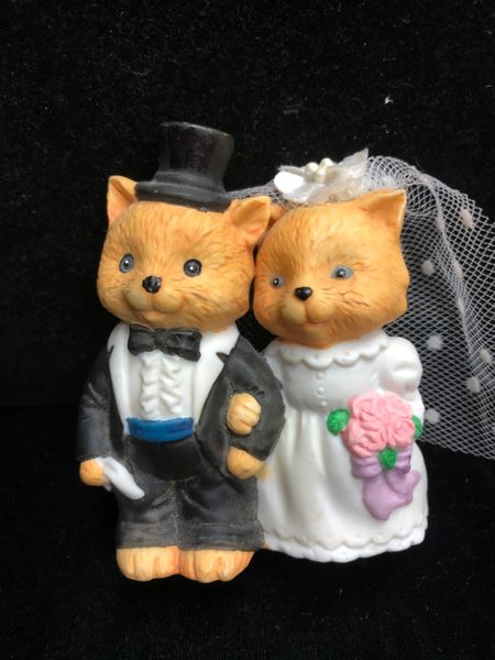 Rare Just Married Mini Cats Bride and Groom Wedding Couple, Porcelain Figurine, 3in - by Russ Berrie - Discontinued