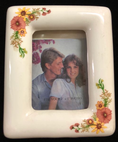 *Vintage Floral White Picture Frame, 5in - 2x3 Photo - Mom Gifts