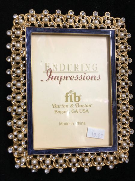 Gold Metal Picture Frame with Pearls, 7in - 4x6 Photo - Bridal Shower - Mom - Gift Shop