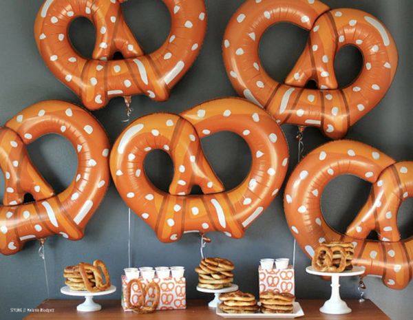 (#34) Food: 41in Jumbo Pretzel Super Shape Foil Balloon