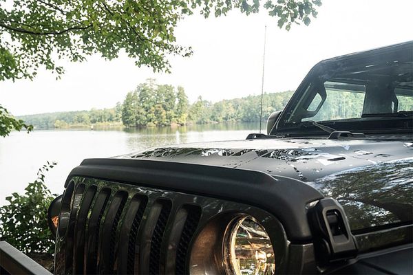 Bushwacker 14093 Trail Armor Hood Stone Guard in Textured Black for 18-23 Jeep Wrangler JL & 20-23 Gladiator JT