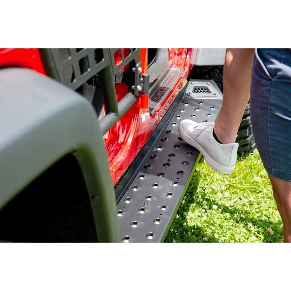 Carnivore Side Steps for 07-25 Jeep Wrangler JK, JL, JT Gladiator Unlimited 4-Door