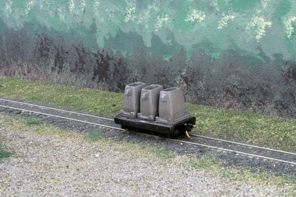 N Scale 20' Mill Car w/ 3 Ingot Molds