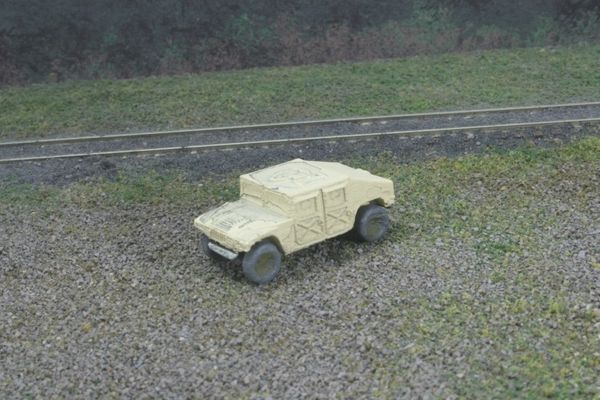 M1025 HMMWV Armorment Carrier (Sand)